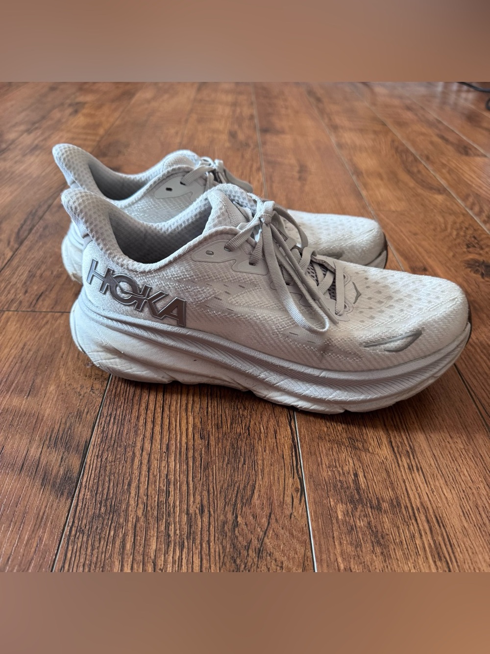 Hoka One One Clifton 9 Running Shoes Sneakers White Gray Woman’s Size 8.5